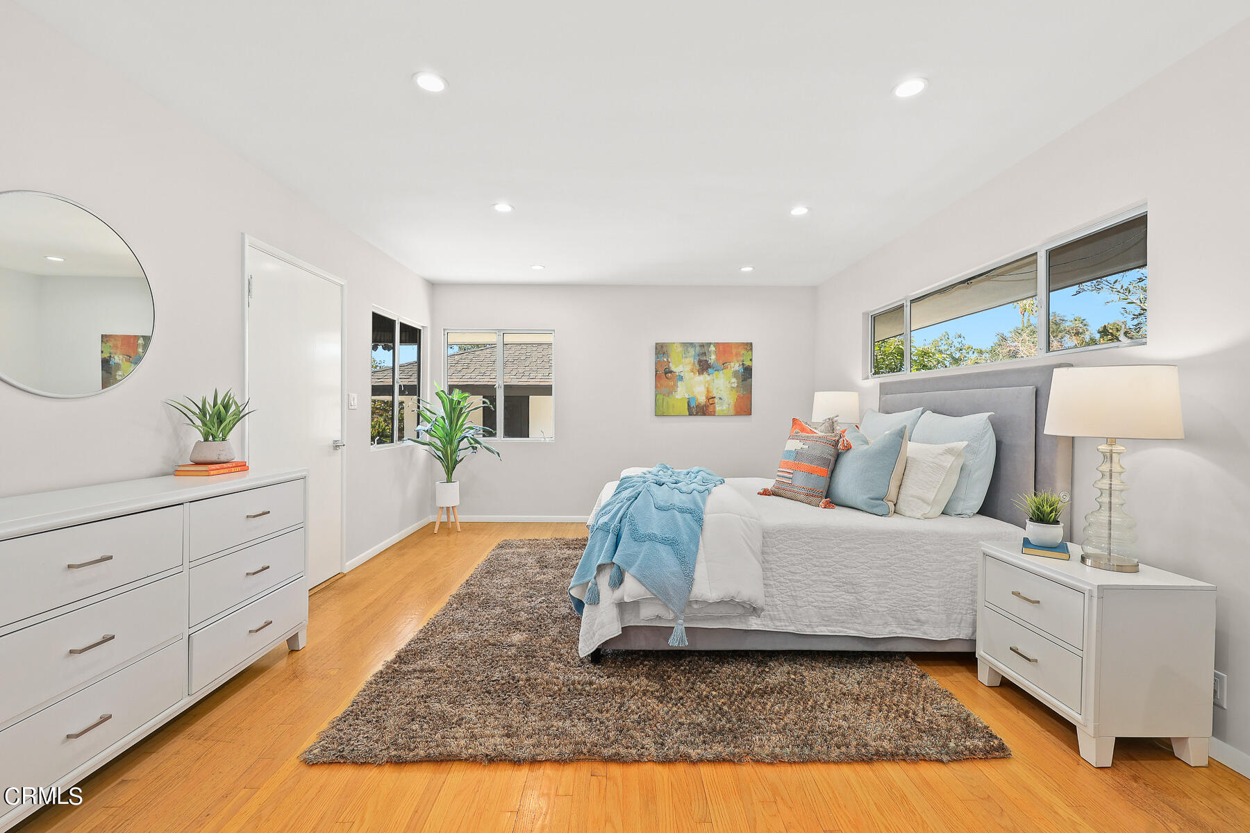 515 Cliff Drive Pasadena, CA 91107 - Photo 18 of 37 a living room with furniture and a dresser
