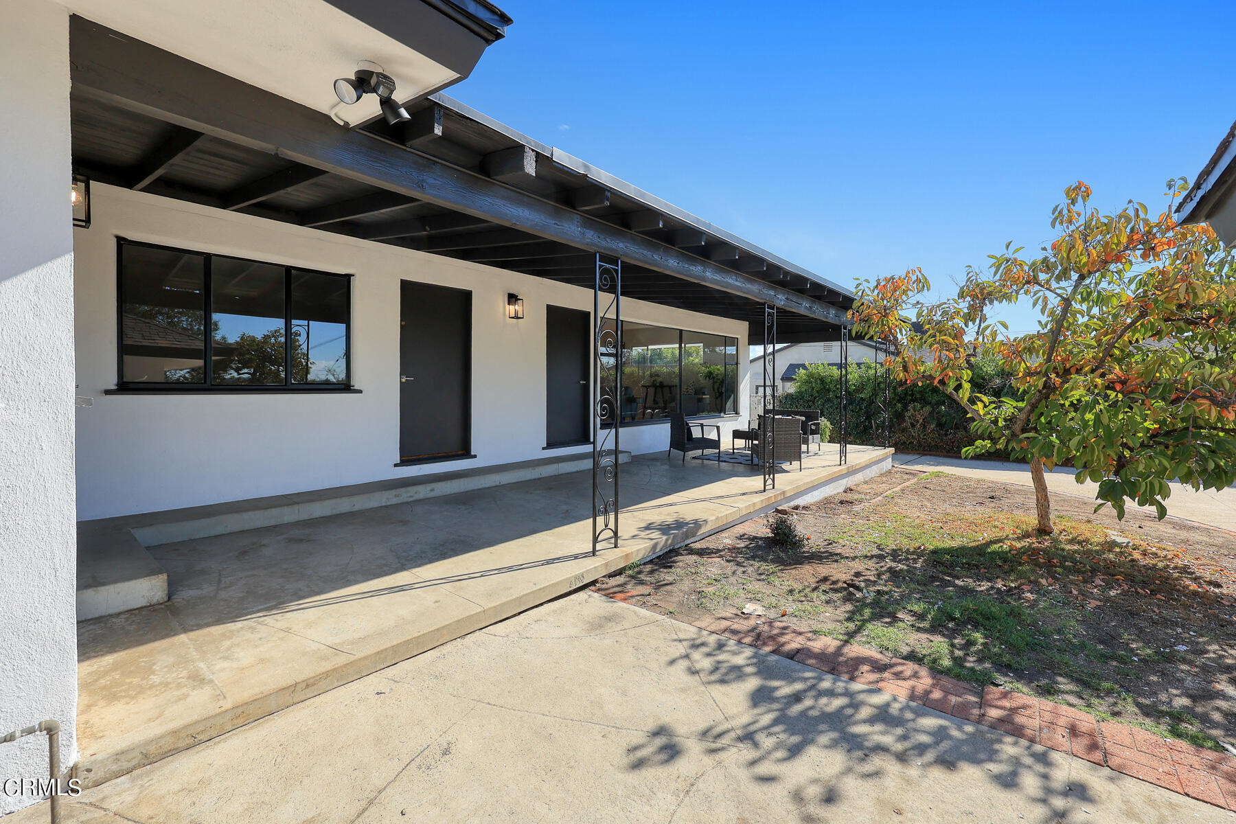 515 Cliff Drive Pasadena, CA 91107 - Photo 34 of 37 a view of a porch