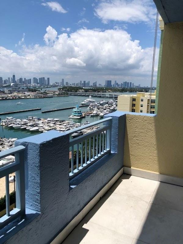 90 Alton Road, Unit 1604 Miami Beach, FL 33139 - Photo 17 of 29