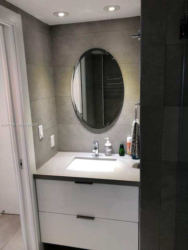 90 Alton Road, Unit 1604 Miami Beach, FL 33139 - Photo 26 of 29