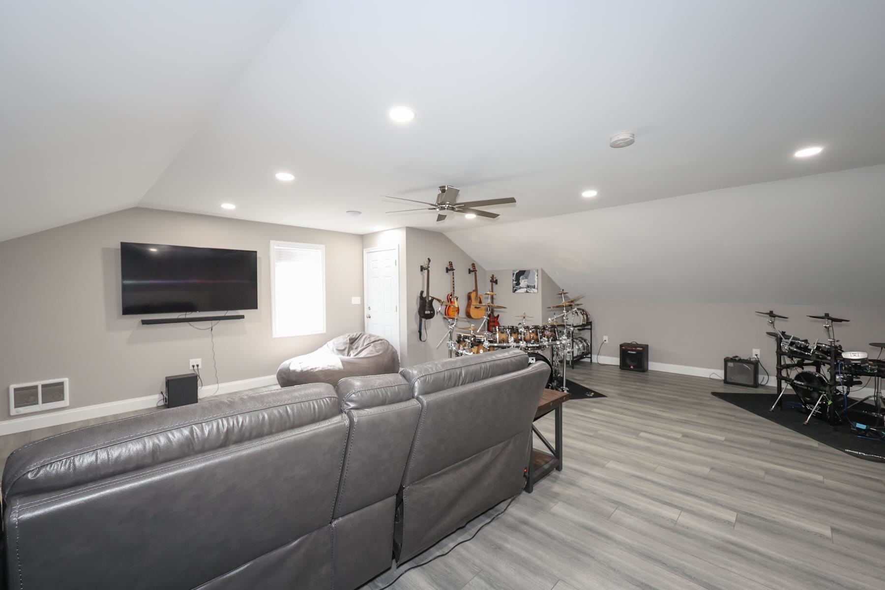 254 Brickett Road Manchester, NH 03109 - Photo 18 of 39