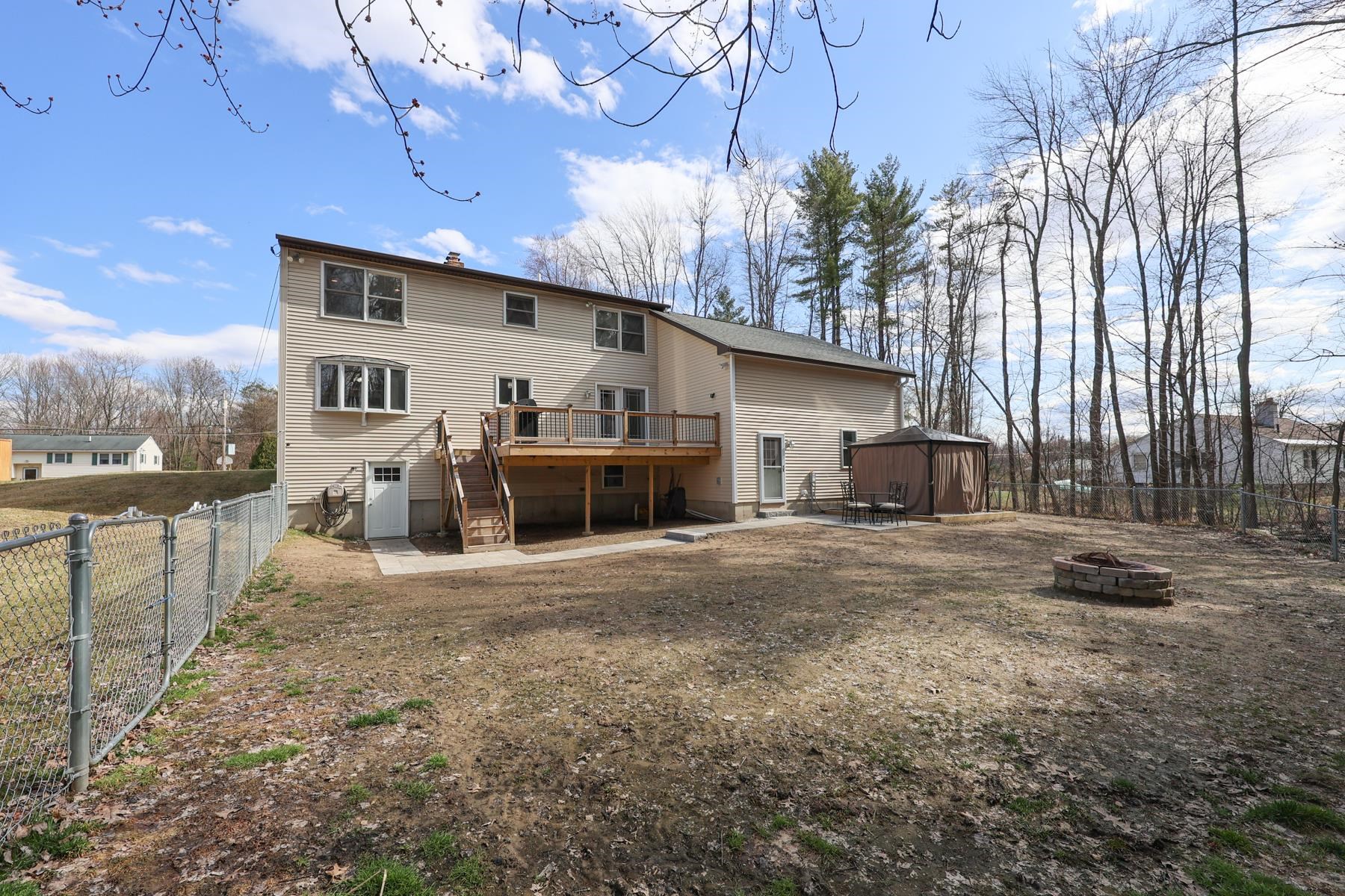 254 Brickett Road Manchester, NH 03109 - Photo 4 of 39