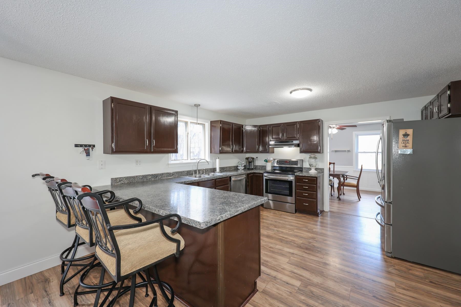 254 Brickett Road Manchester, NH 03109 - Photo 7 of 39