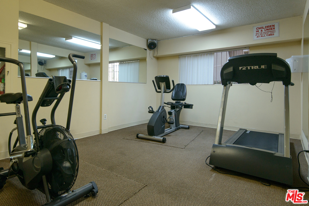 622 South Barrington Avenue, Unit 403 Los Angeles, CA 90049 - Photo 21 of 25