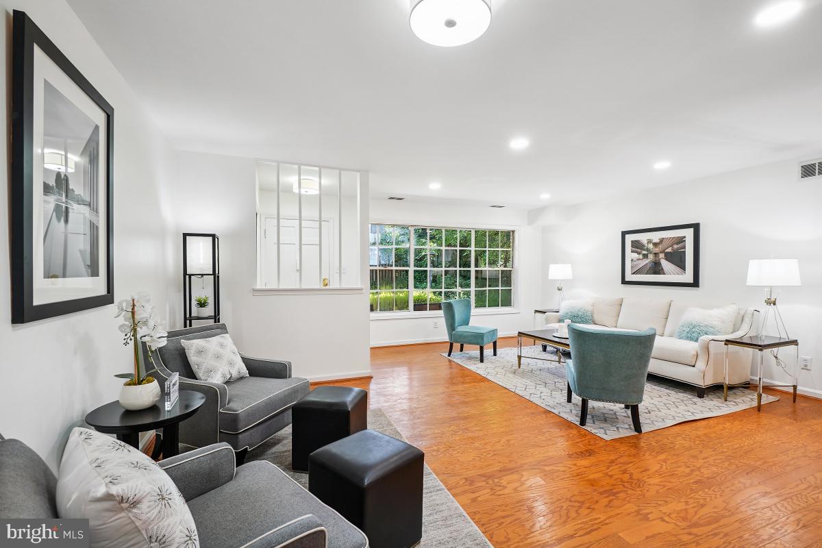 1935 Lyttonsville Road, Unit 1935 Silver Spring, MD 20910 - Photo 6 of 33 Enormous - 1218 square feet!