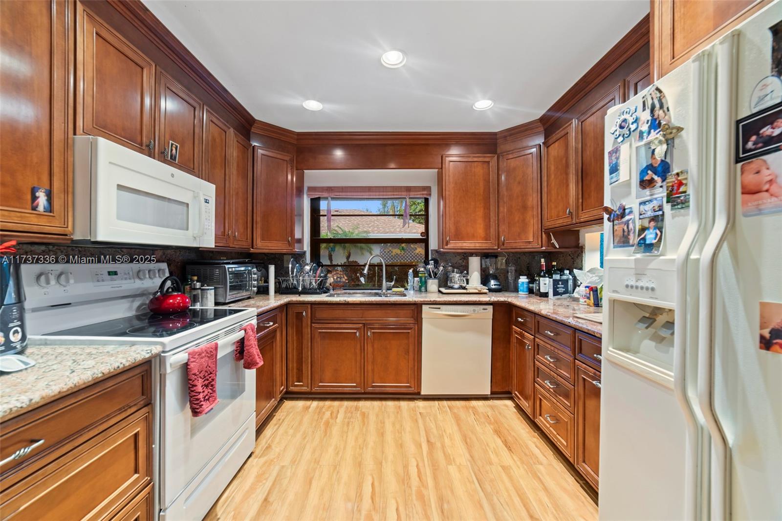 72 Ivy Road Hollywood, FL 33021 - Photo 14 of 33 Gallery Image 14