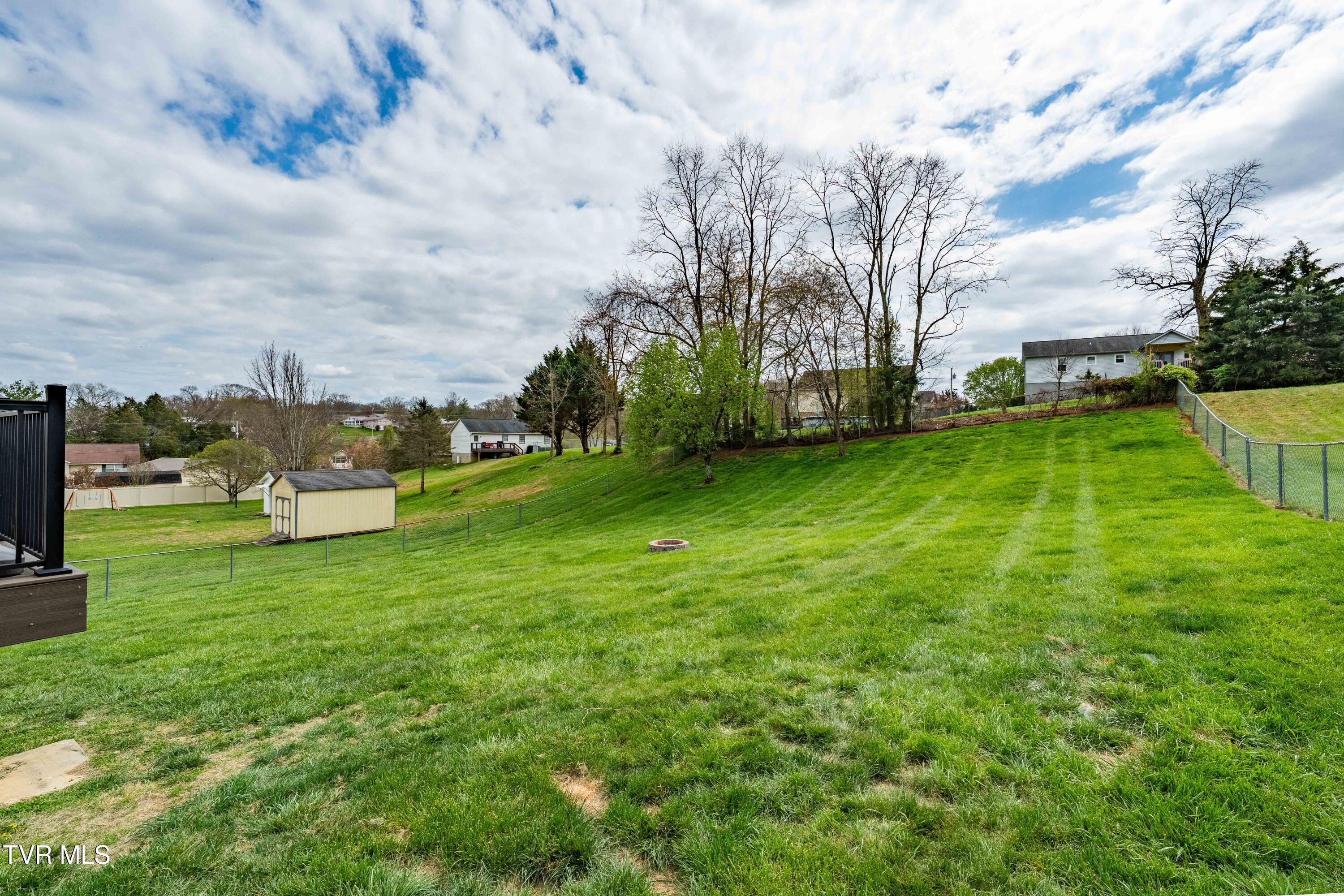 253 Springview Drive Gray, TN 37615 - Photo 43 of 45 253 Springview Dr (18 of 46)