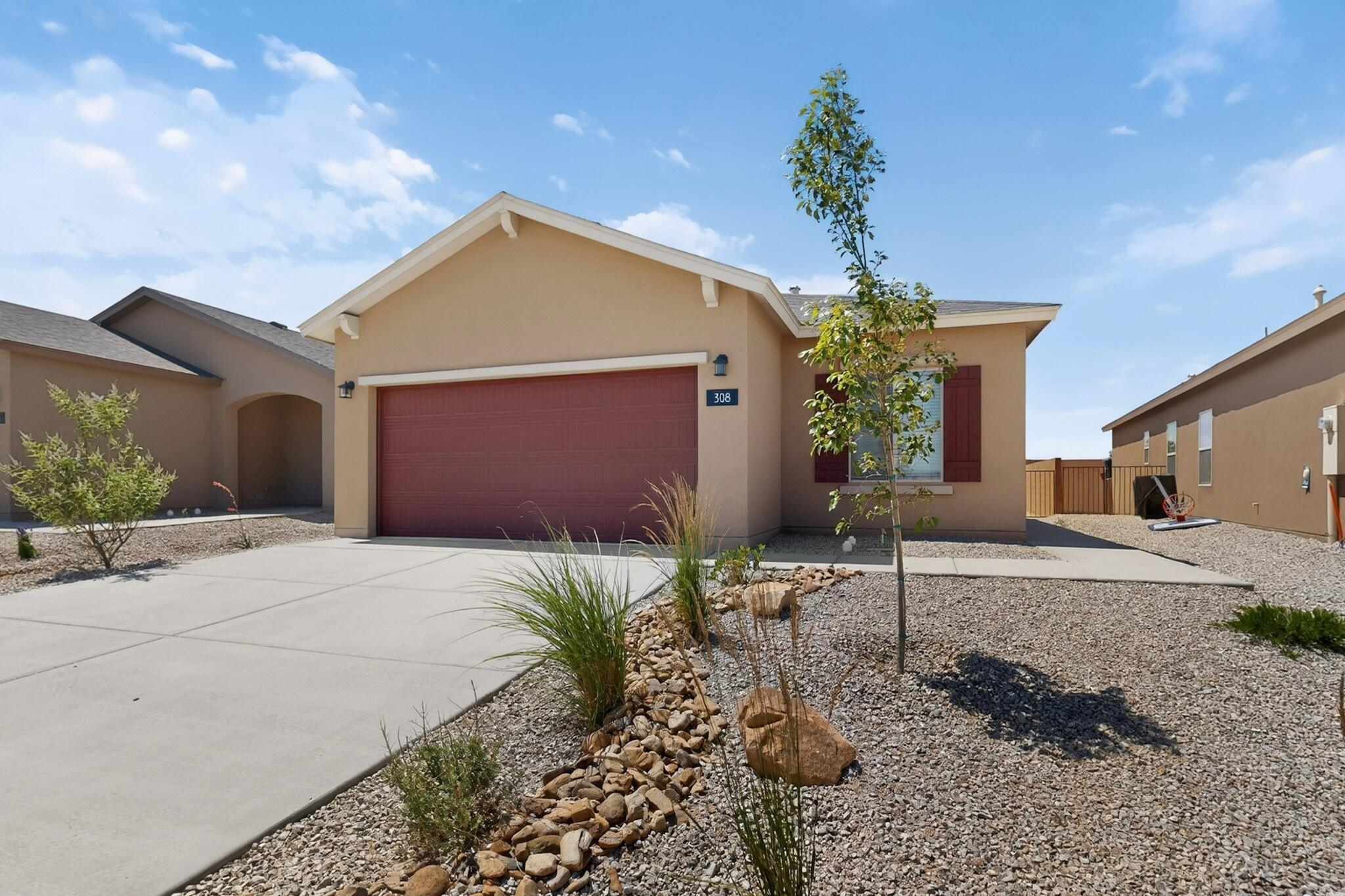 308 Prism Avenue Southwest Rio Rancho, NM 87124 - Photo 4 of 42 Gallery Image 4