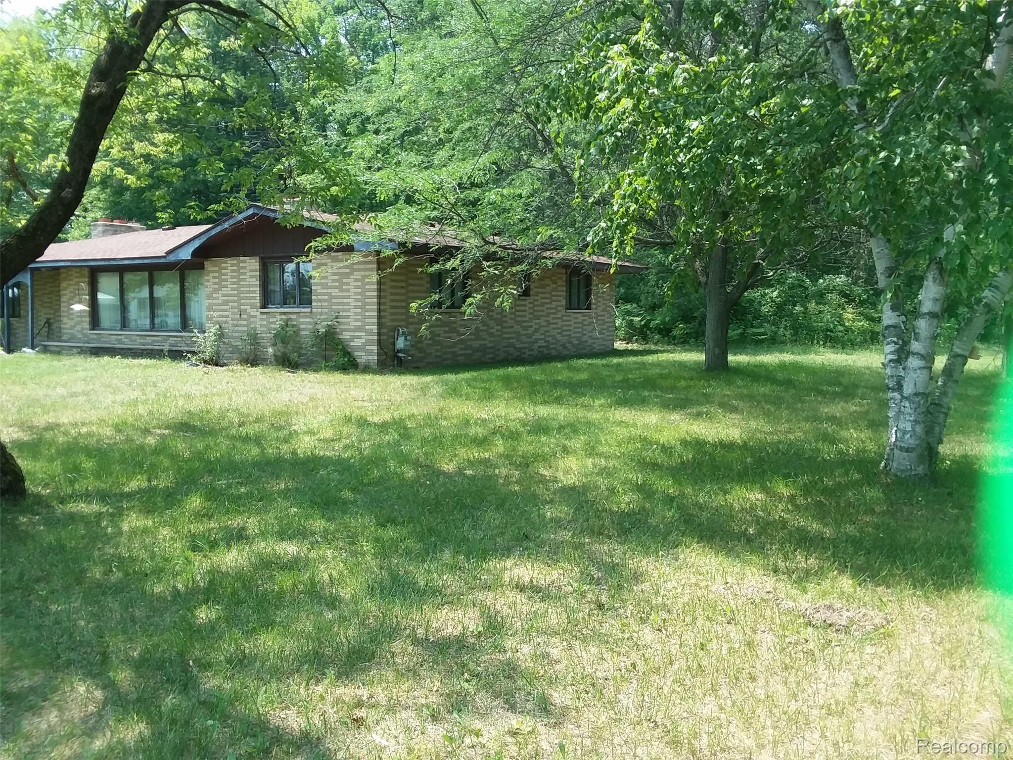 2745 North Huron Road Pinconning, MI 48650 - Photo 3 of 28 20210706_135329.jpg