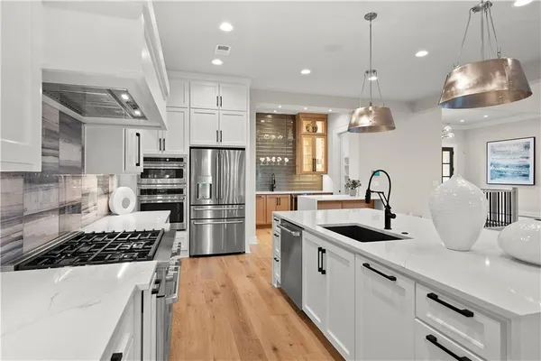 $1,775,826 | 4414 West 136th Street, Leawood, KS 66224