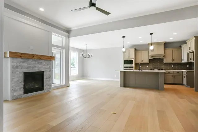 $629,000 | 7050 Yulich Court, Parkville, MO 64152