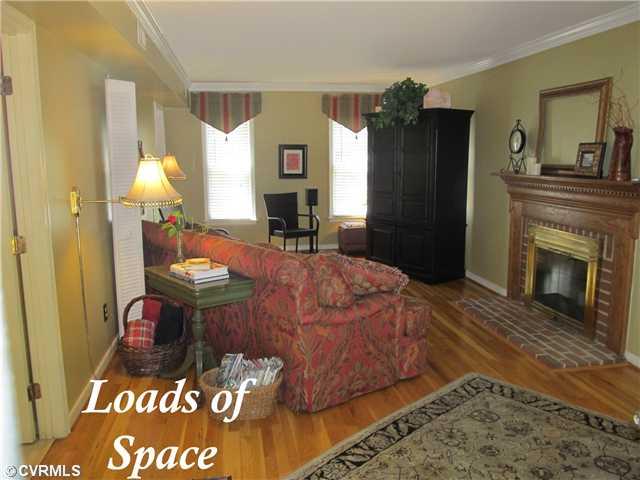 5419 Standing Oak Road Midlothian, VA 23112 - Photo 9 of 24 Den/Family/Great Room