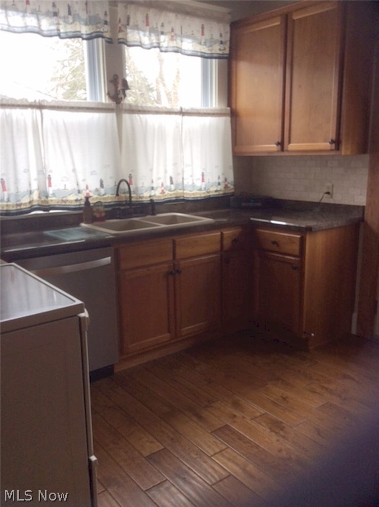 1379 Stevenson Road Masury, OH 44438 - Photo 5 of 28 Kitchen