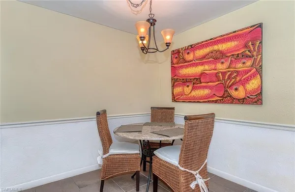 $1,600 | 4290 Gulfstream Drive, Unit 5, Naples, FL 34112