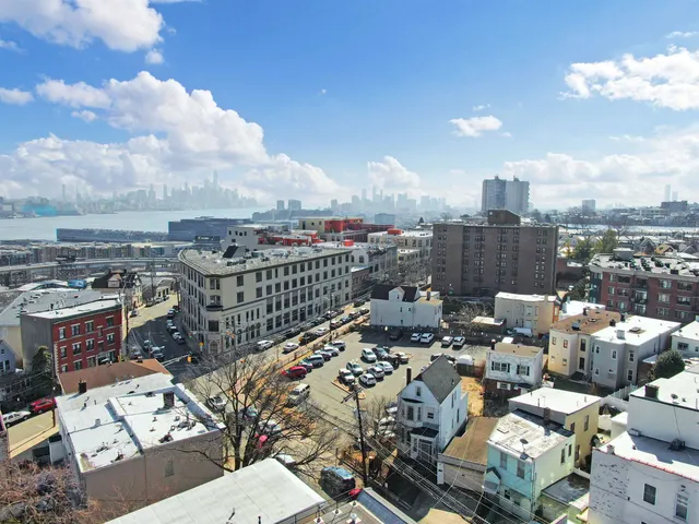 a picture of city view