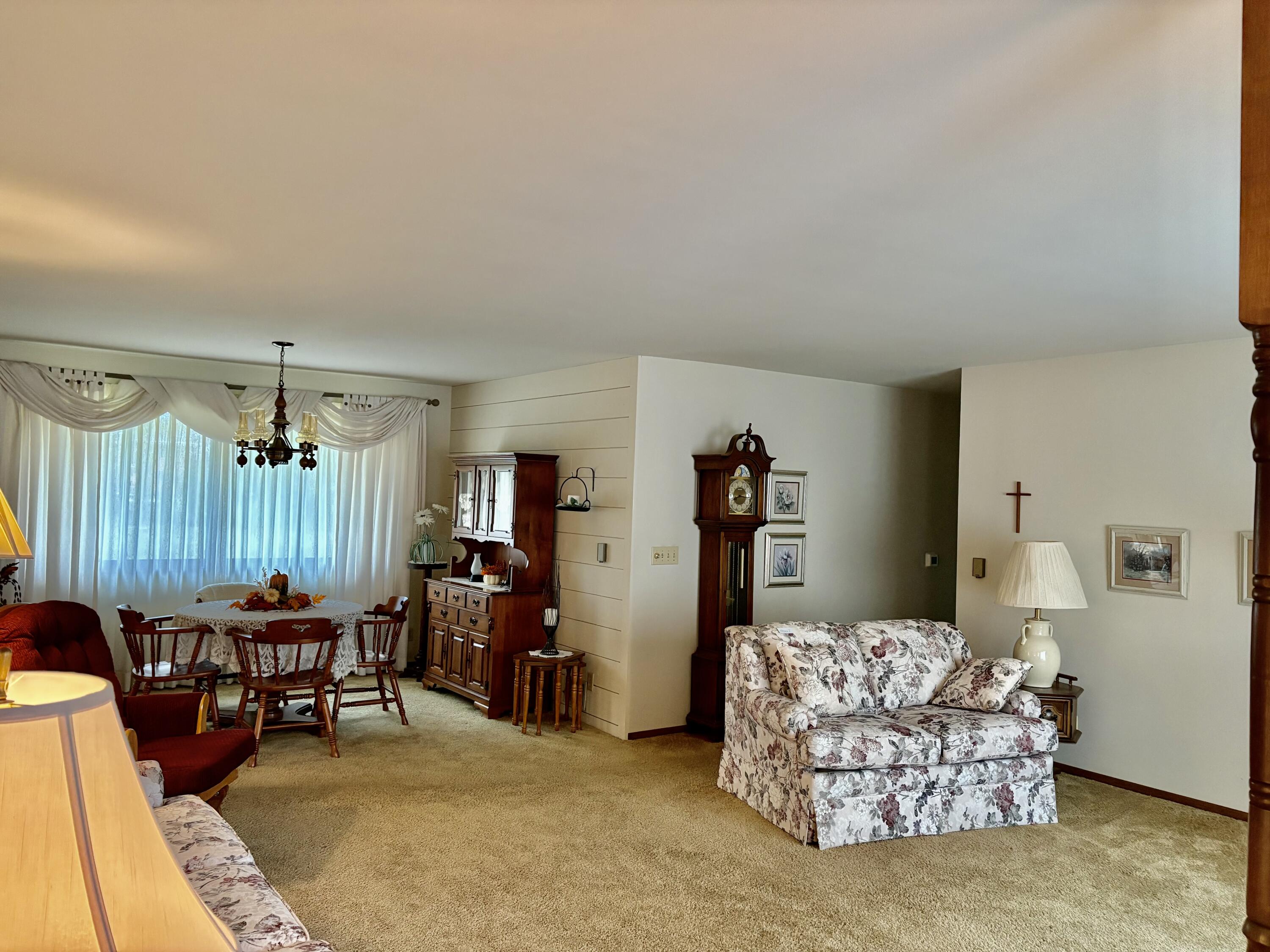 3629 Monroe Street Two Rivers, WI 54241 - Photo 6 of 30 living room