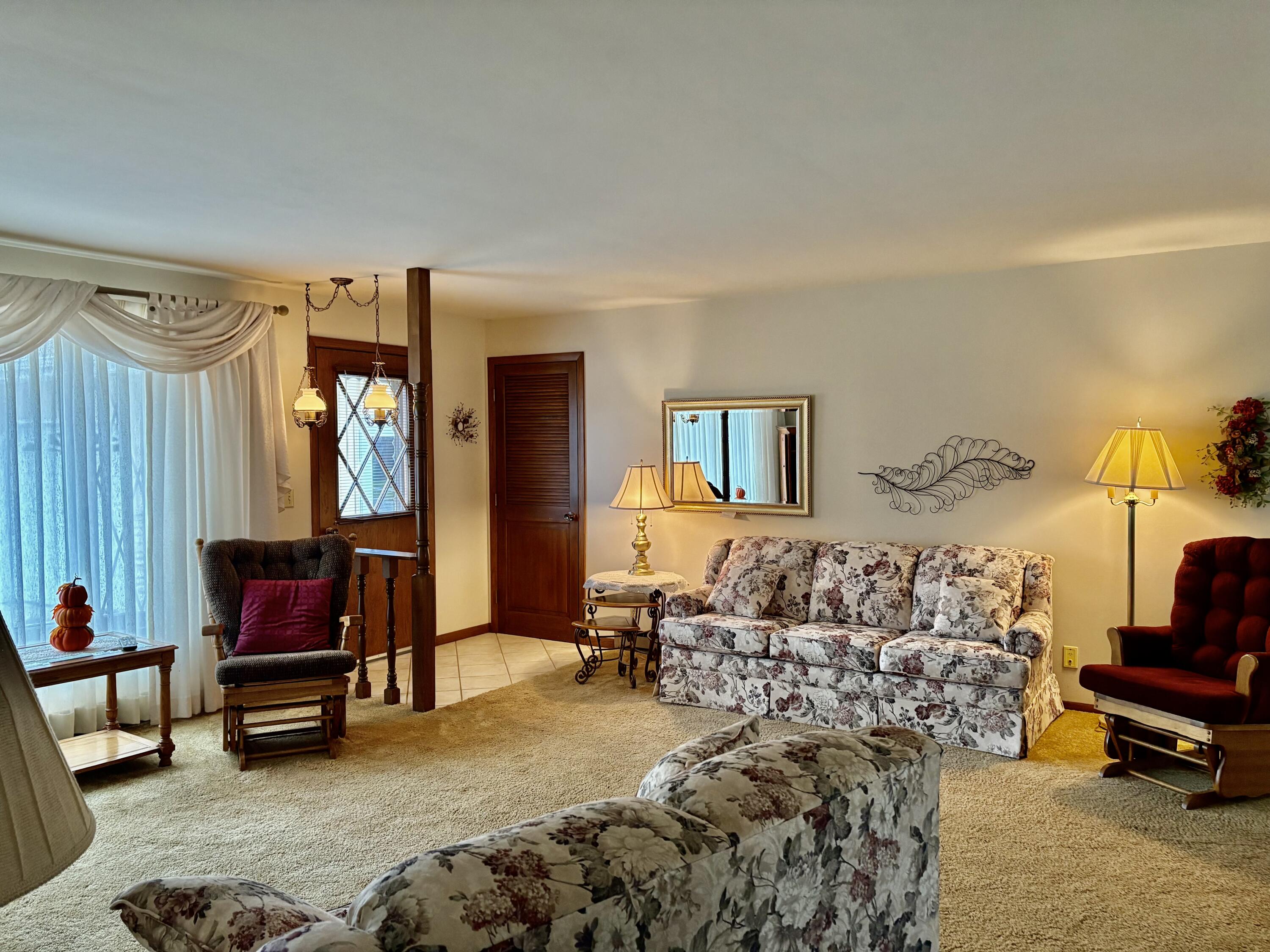 3629 Monroe Street Two Rivers, WI 54241 - Photo 7 of 30 living room