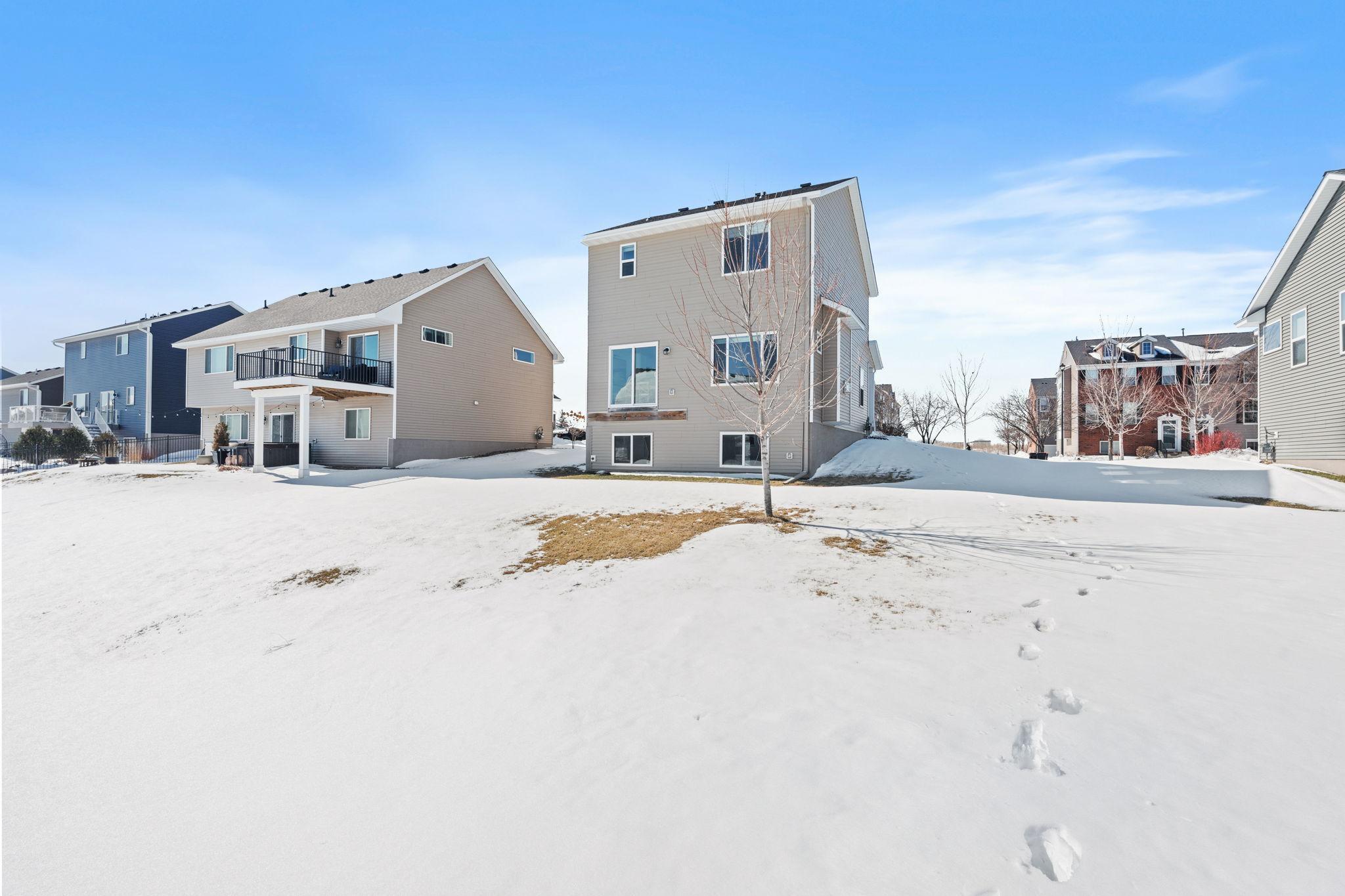 1671 Riverside Drive Shakopee, MN 55379 - Photo 4 of 29