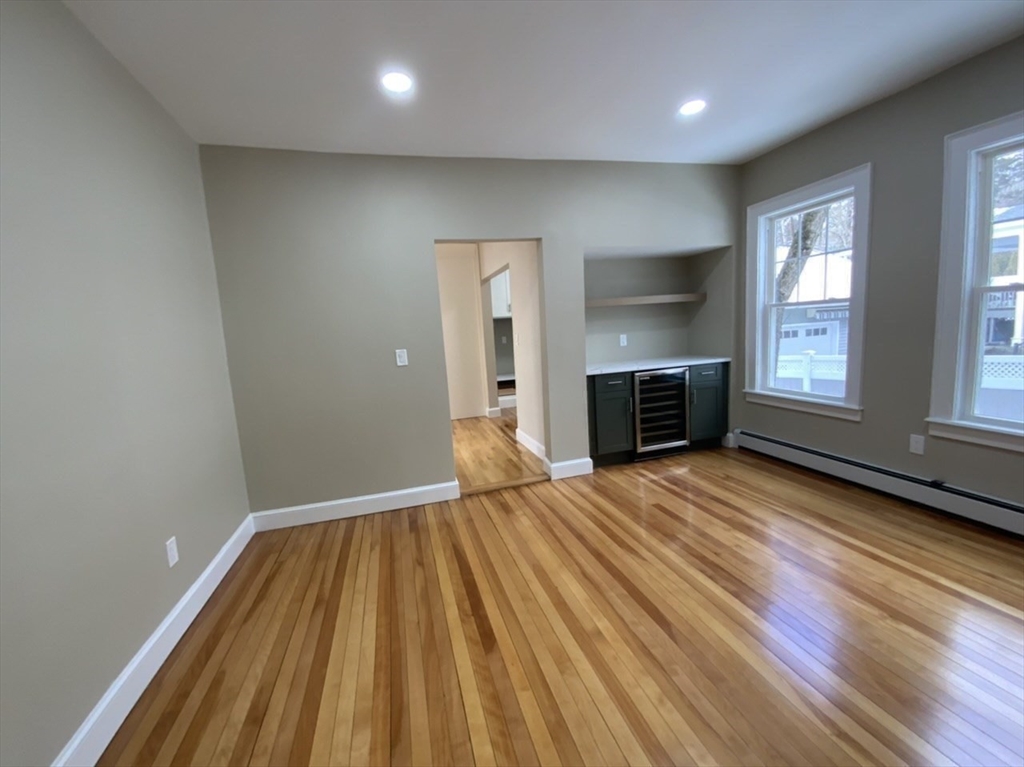 59 Beechmont Street Worcester, MA 01609 - Photo 10 of 39