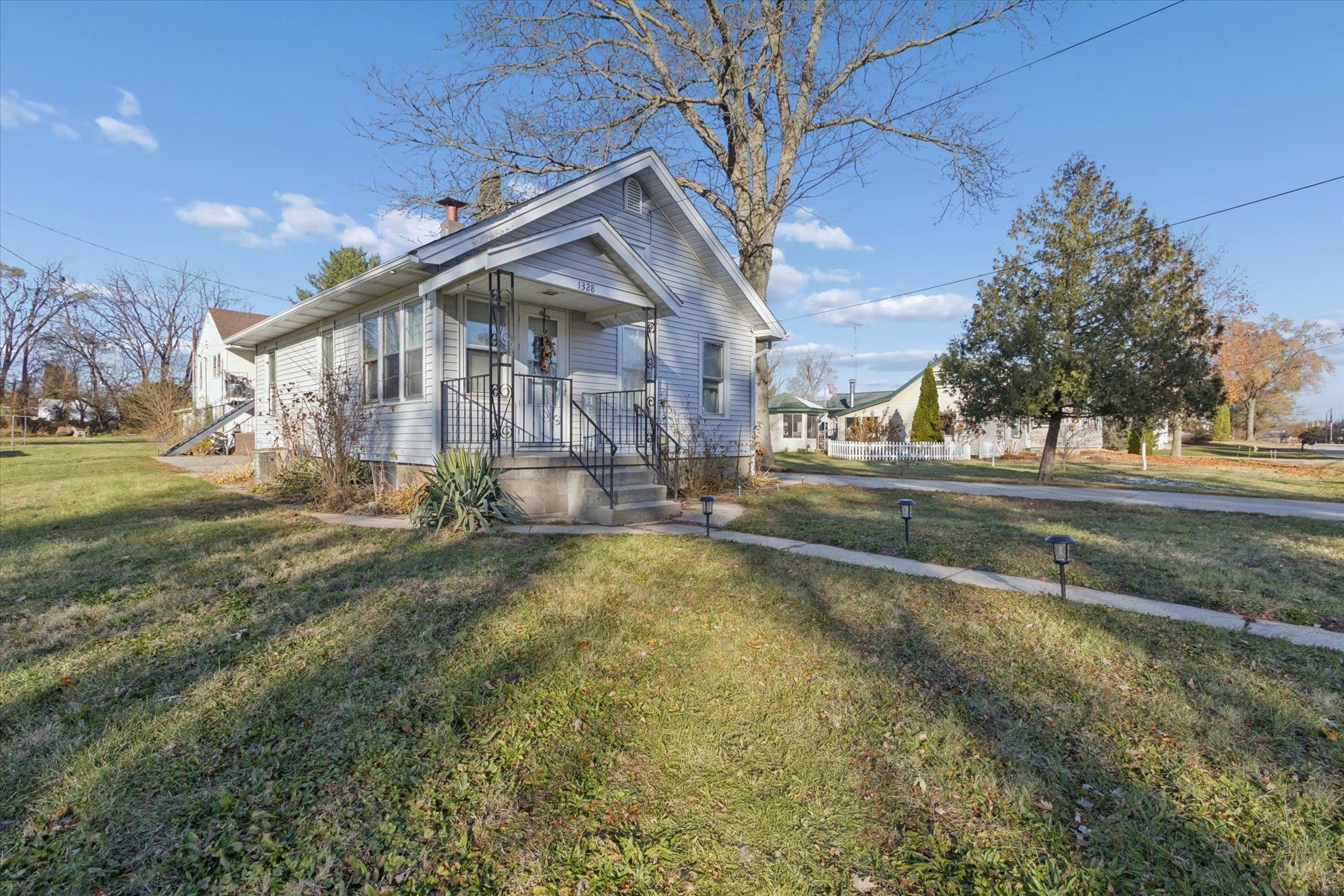 1328 Bittel Street Beloit, WI 53511 - Photo 3 of 14