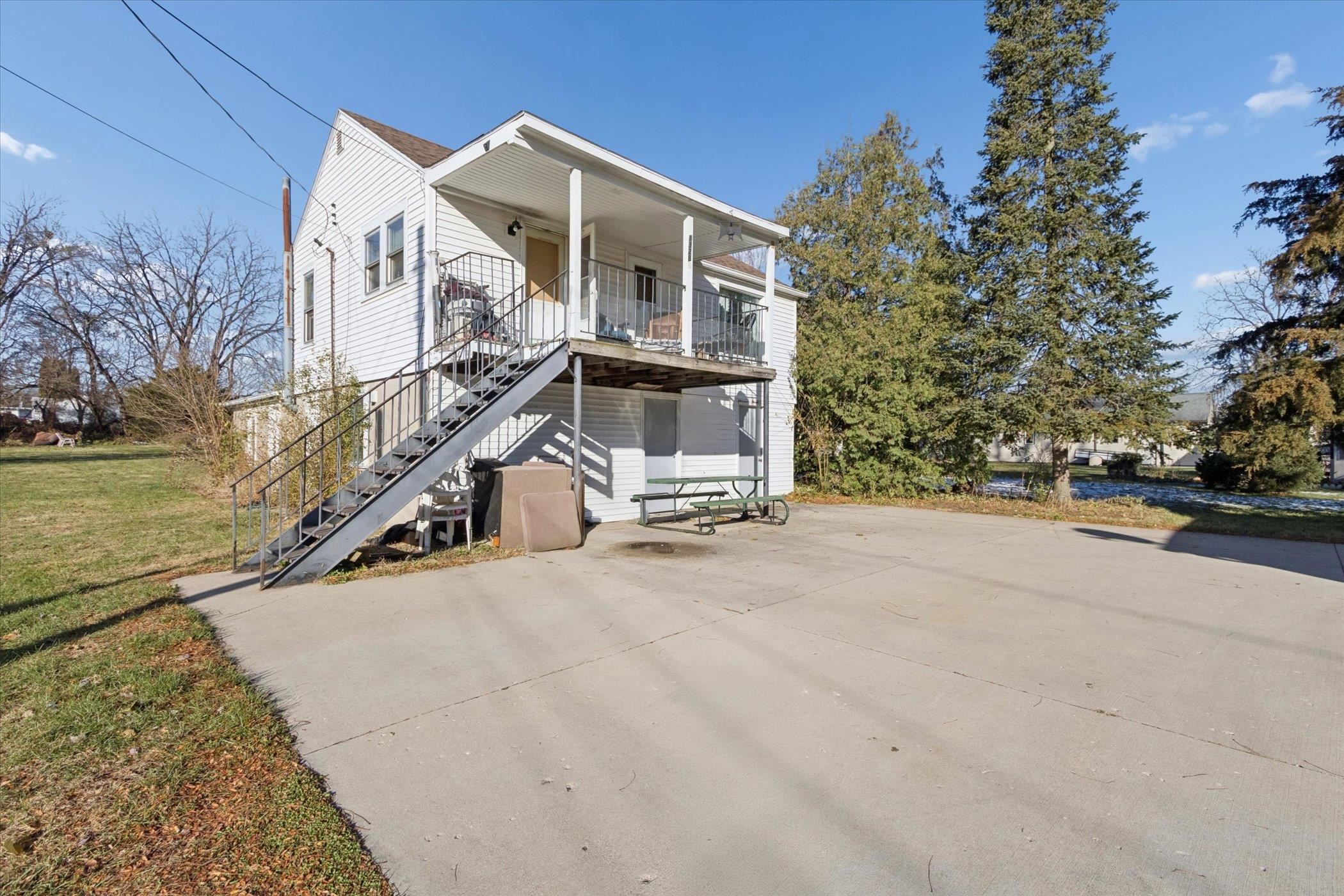 1328 Bittel Street Beloit, WI 53511 - Photo 6 of 14