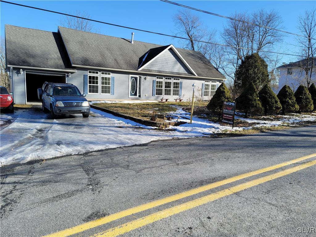 674 Batts Switch Road Pen Argyl, PA 18072 - Photo 2 of 15 Gallery Image 2