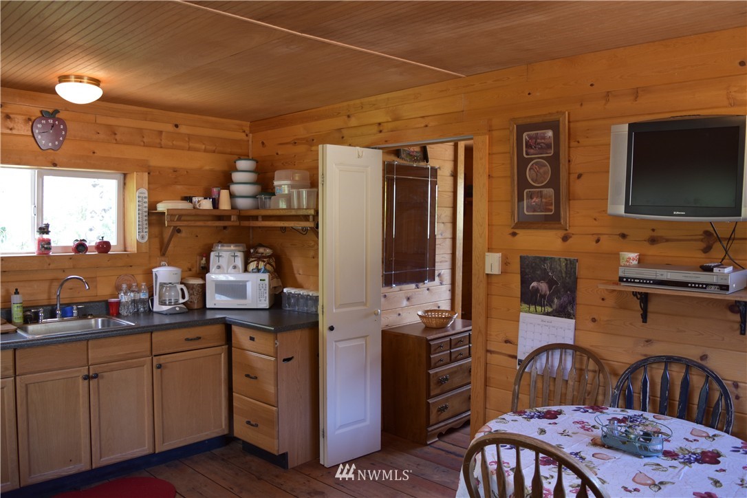 1 Davis Lake Road Winthrop, WA 98862 - Photo 8 of 19 Gallery Image 8