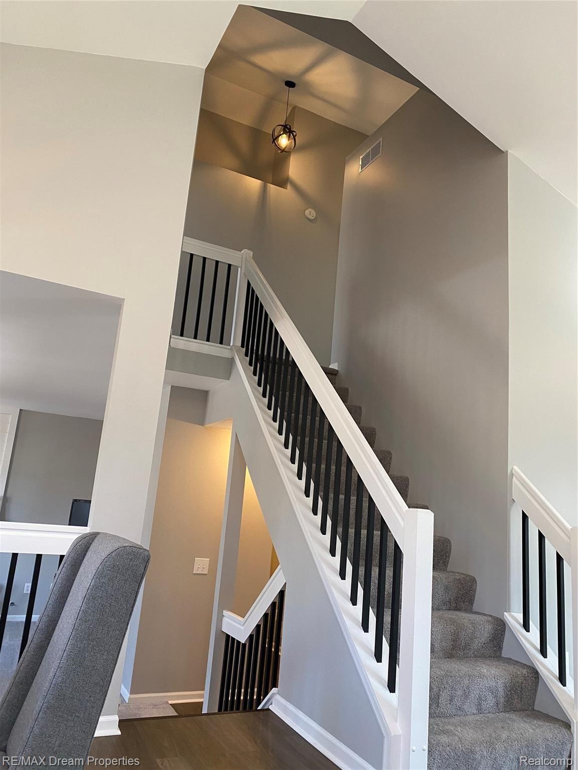 2563 Ravineside South Howell, MI 48843 - Photo 11 of 31 UP1.jpg