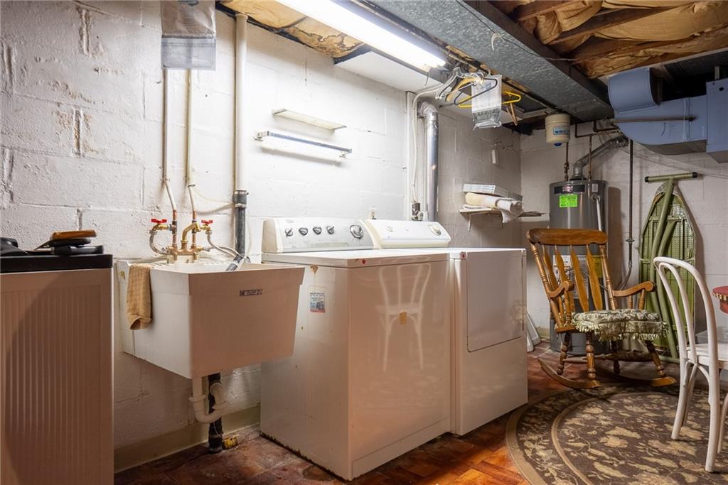 2052 Sunnydale Road Pittsburgh, PA 15243 - Photo 25 of 35 Washer/dryer included