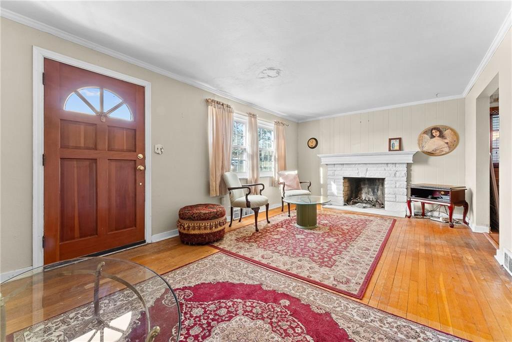 2052 Sunnydale Road Pittsburgh, PA 15243 - Photo 4 of 35 Large living room with fireplace