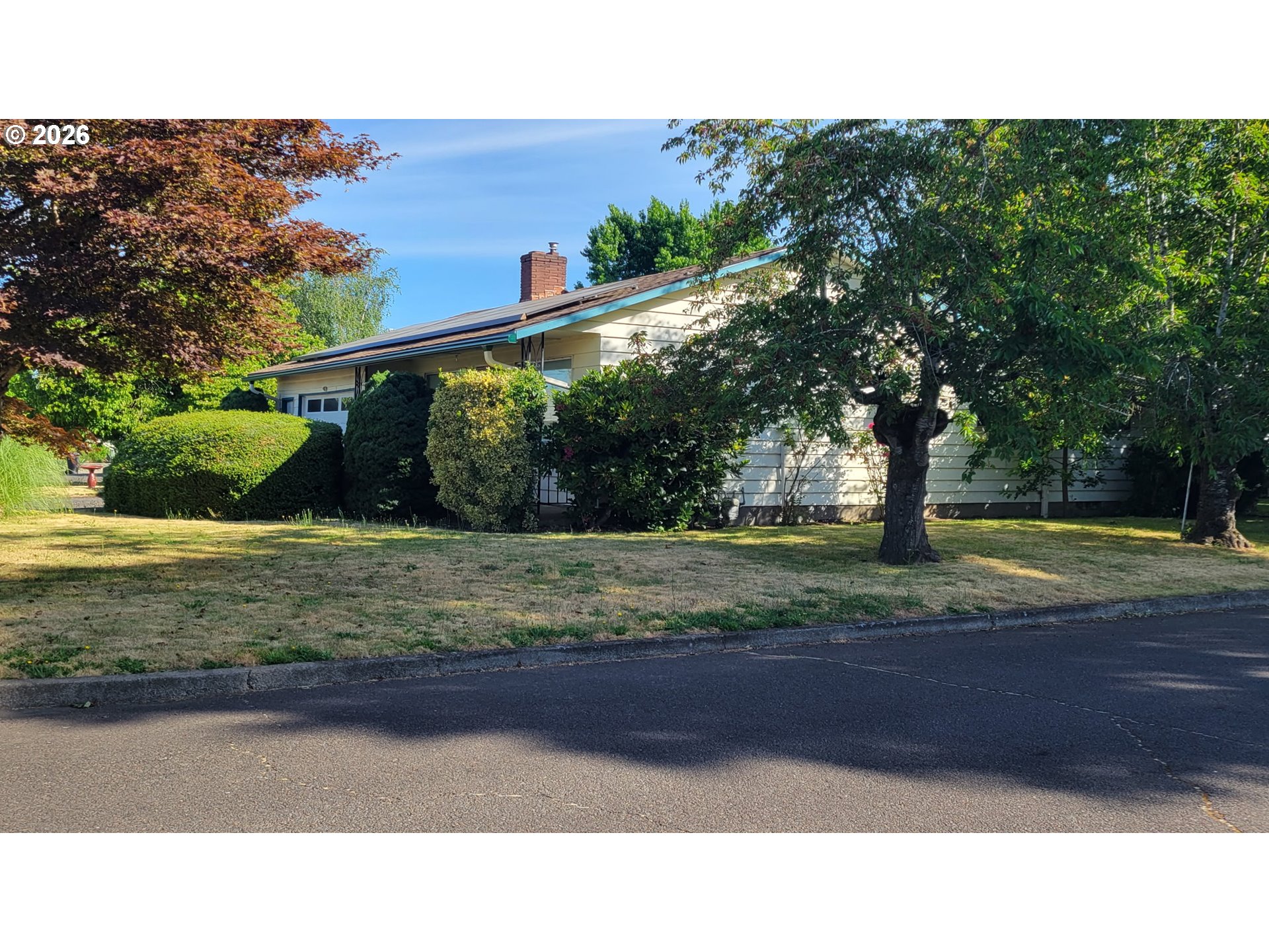 1404 Umpqua Road Woodburn, OR 97071 - Photo 2 of 3