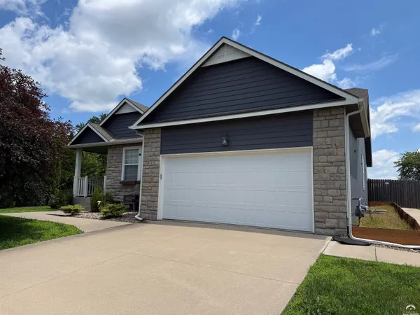 $395,000 | 931 East 14th Terrace, Eudora, KS 66025