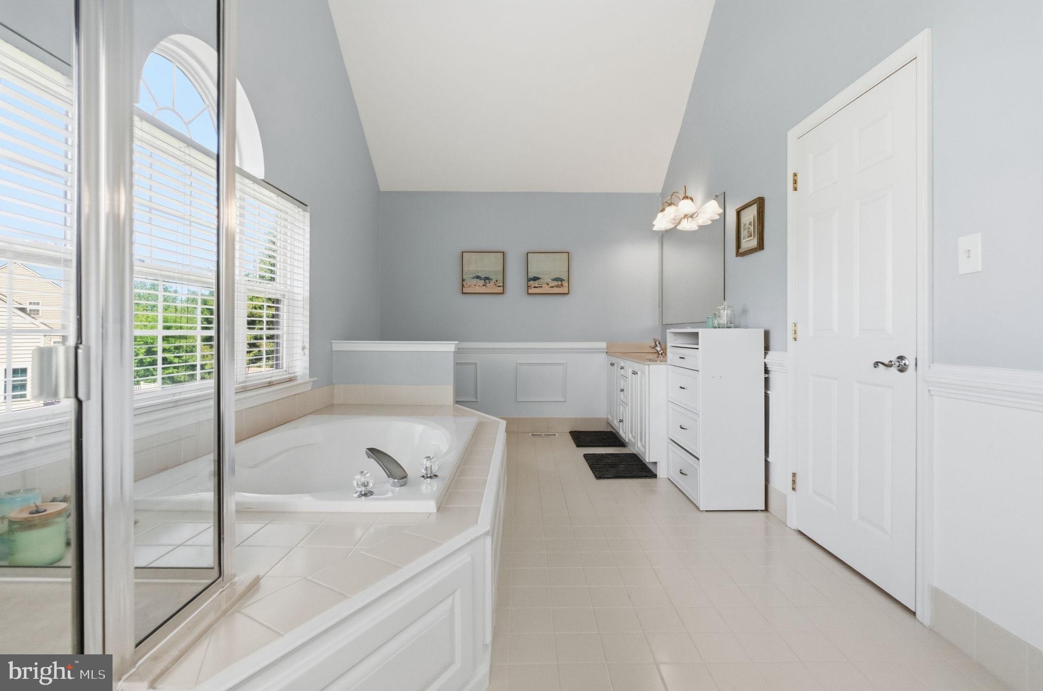 89 Bella Rosa Court Royersford, PA 19468 - Photo 34 of 53 Primary bathroom