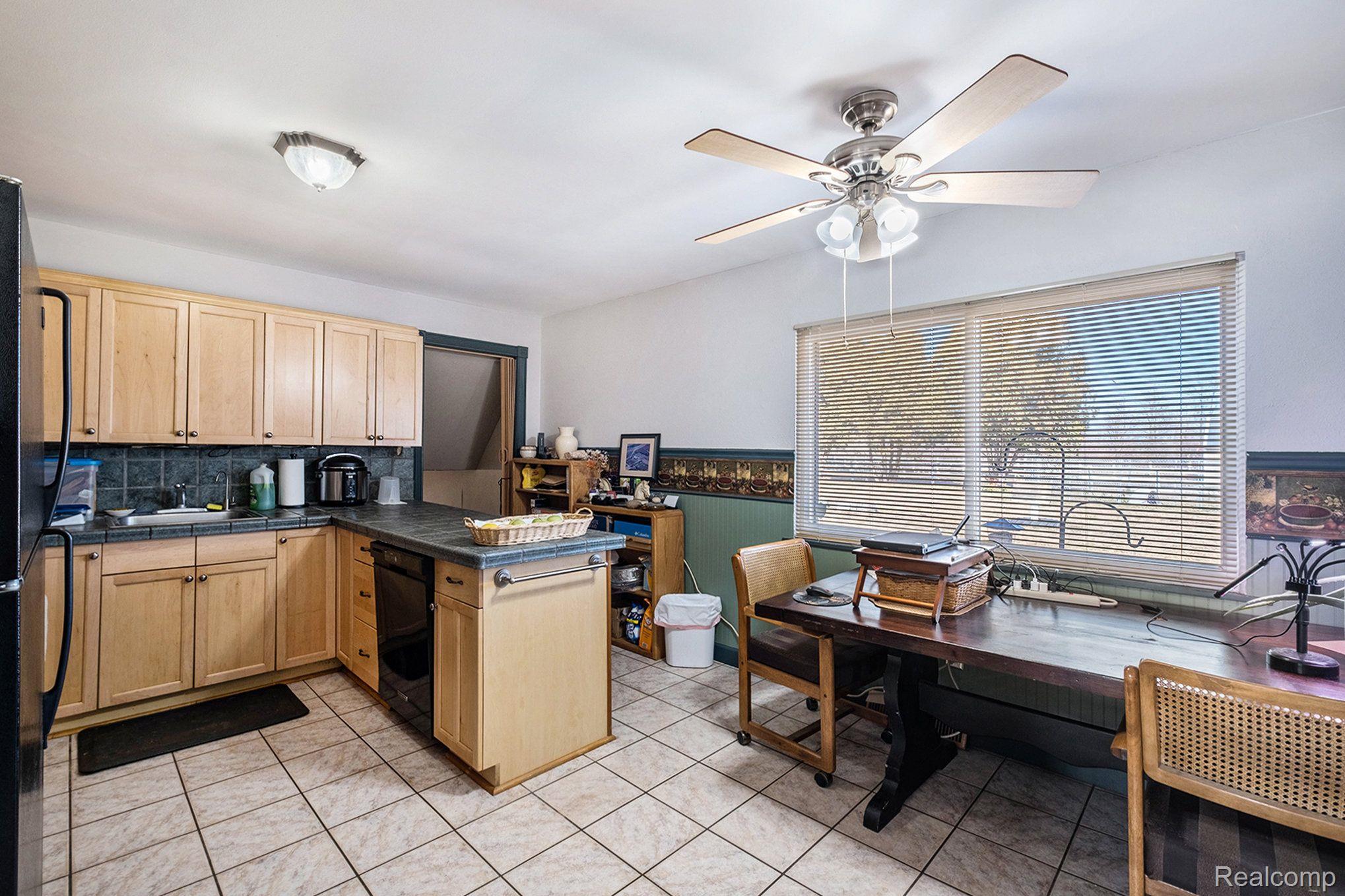 8820 Sparling Road Goodells, MI 48027 - Photo 34 of 45 Kitchen and dining area