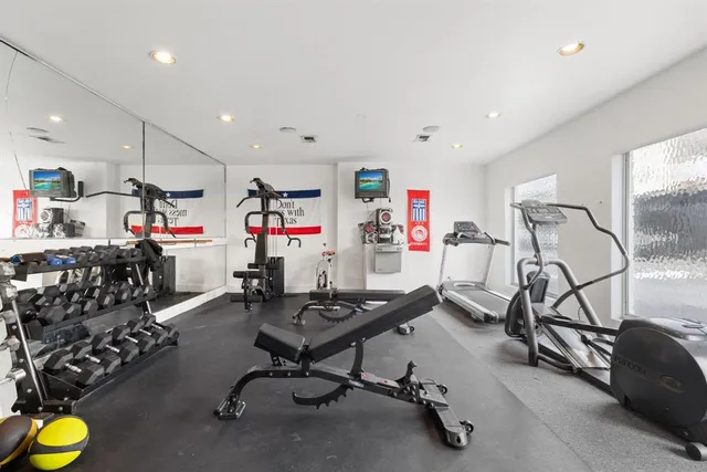 $2,300 | 5928 Sandhurst Lane, Unit 227, Dallas, TX 75206