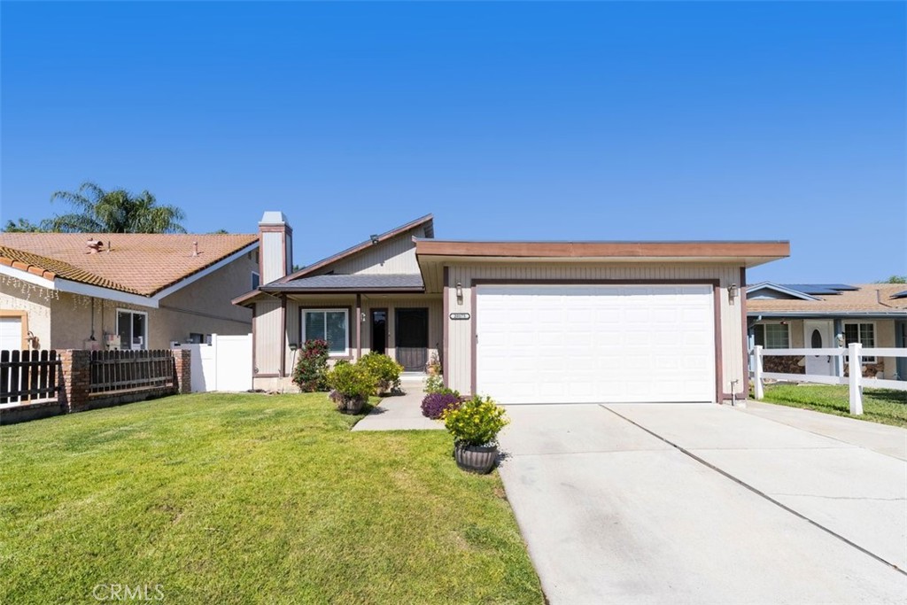 20175 Rockwell Road Corona, CA 92881 - Photo 3 of 21