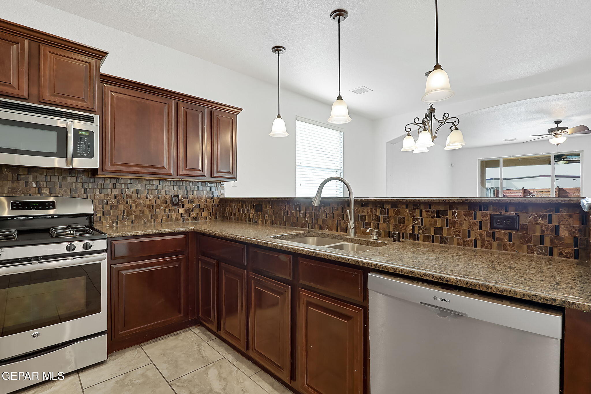 520 Gomez Road El Paso, TX 79932 - Photo 23 of 71 27-web-or-mls-IMG_7456