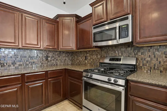 $575,000 | 520 Gomez Road, El Paso, TX 79932