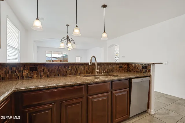 $575,000 | 520 Gomez Road, El Paso, TX 79932