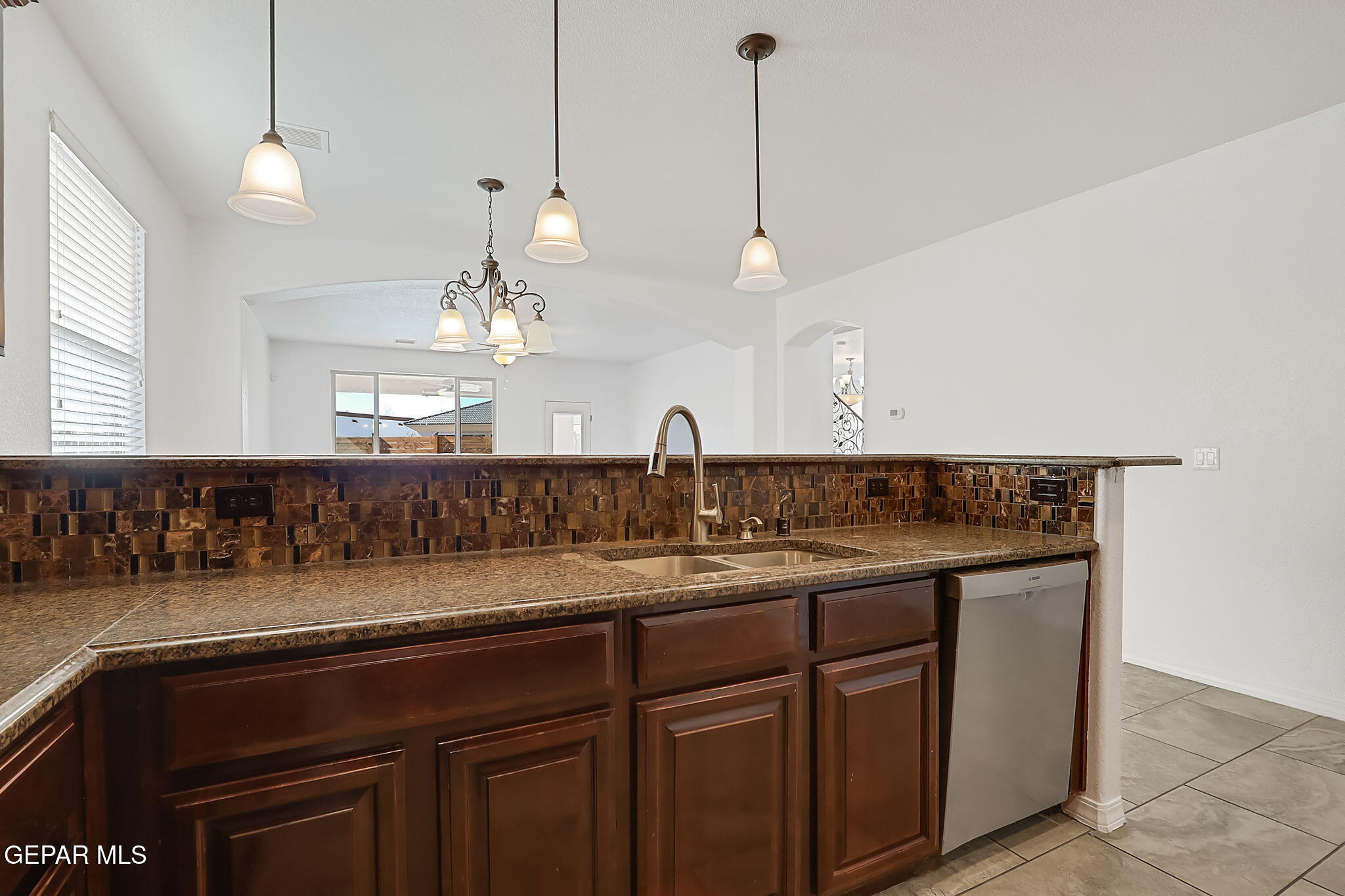 520 Gomez Road El Paso, TX 79932 - Photo 25 of 71 29-web-or-mls-IMG_7471