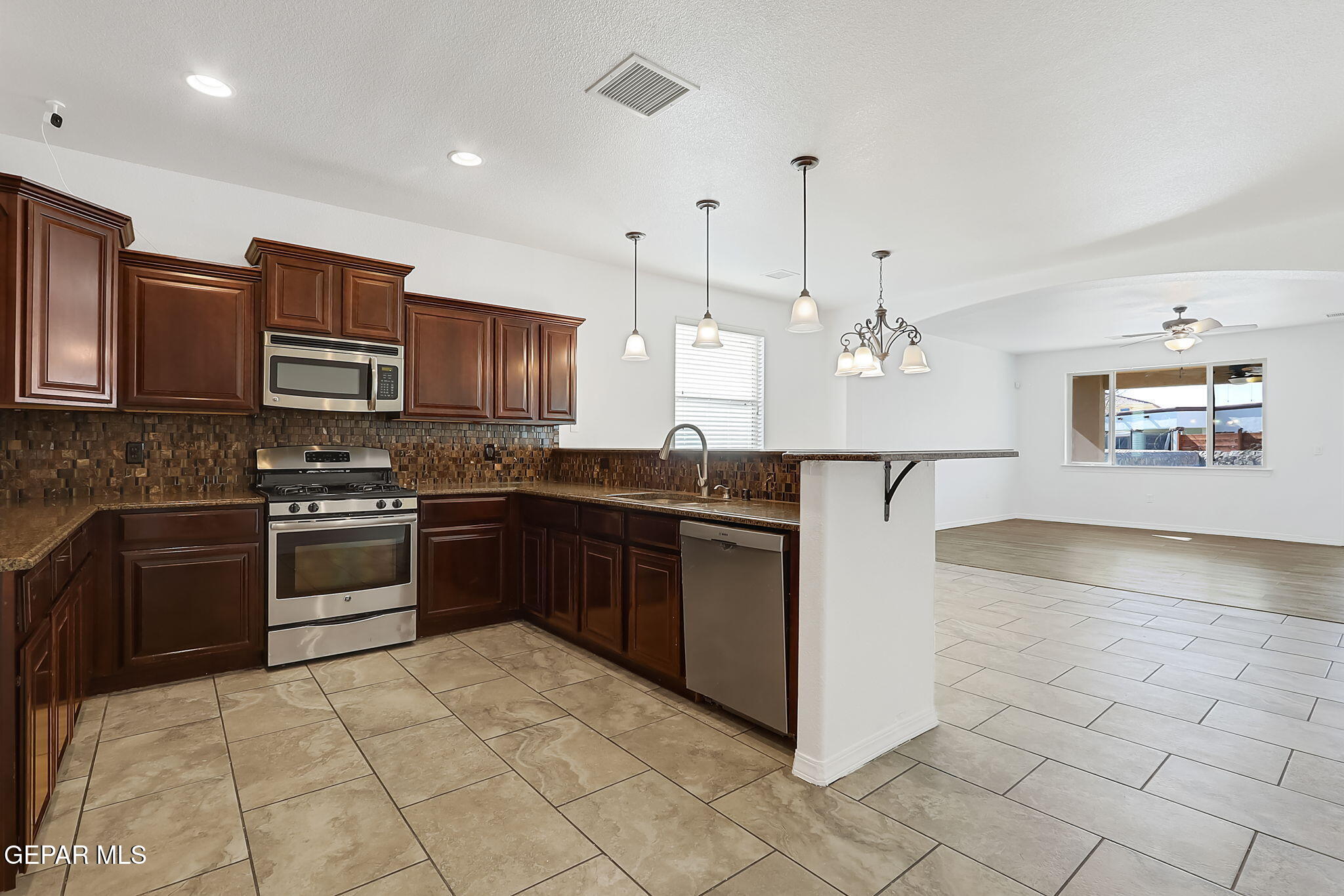 520 Gomez Road El Paso, TX 79932 - Photo 27 of 71 31-web-or-mls-IMG_7485