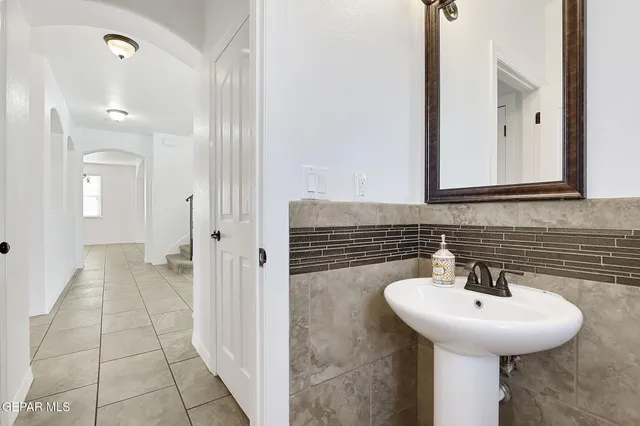 $575,000 | 520 Gomez Road, El Paso, TX 79932