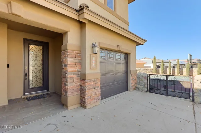 $575,000 | 520 Gomez Road, El Paso, TX 79932
