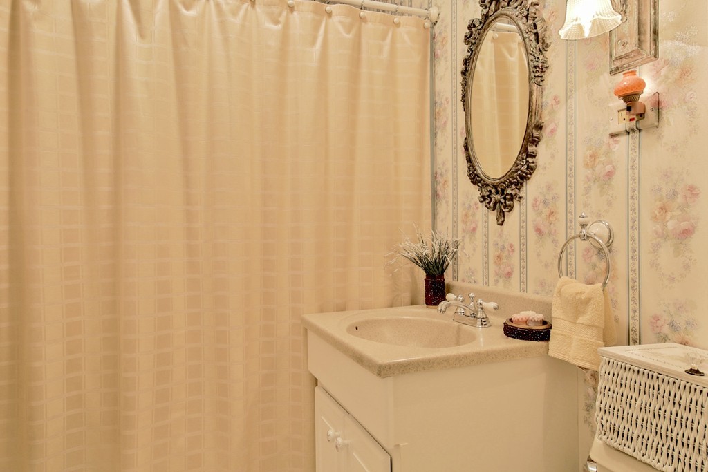 22 Hampshire Road Reading, MA 01867 - Photo 20 of 27 Gallery Image 20