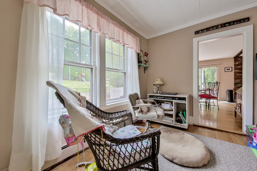 22 Hampshire Road Reading, MA 01867 - Photo 10 of 27 Gallery Image 10