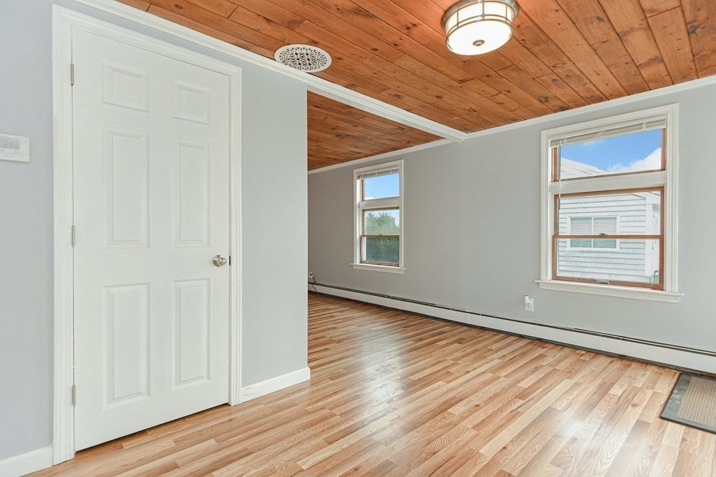 263 Middleboro Road East Freetown, MA 02717 - Photo 15 of 33 Gallery Image 15