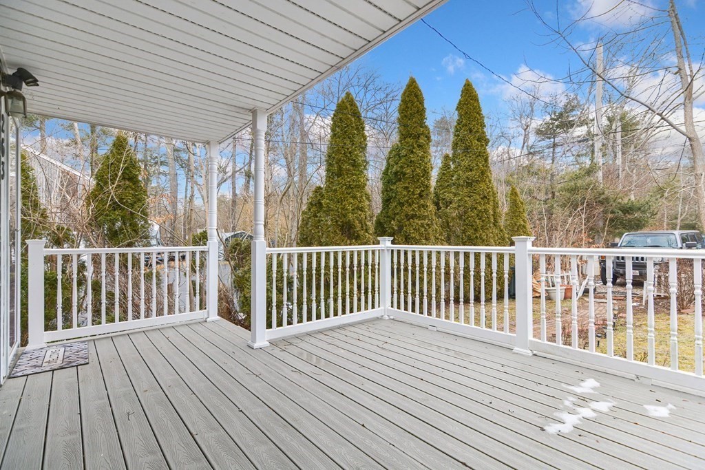 263 Middleboro Road East Freetown, MA 02717 - Photo 4 of 33 Gallery Image 4