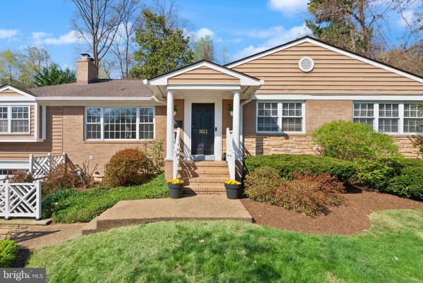 $1,550,000 | 3012 Russell Road, Alexandria, VA 22305
