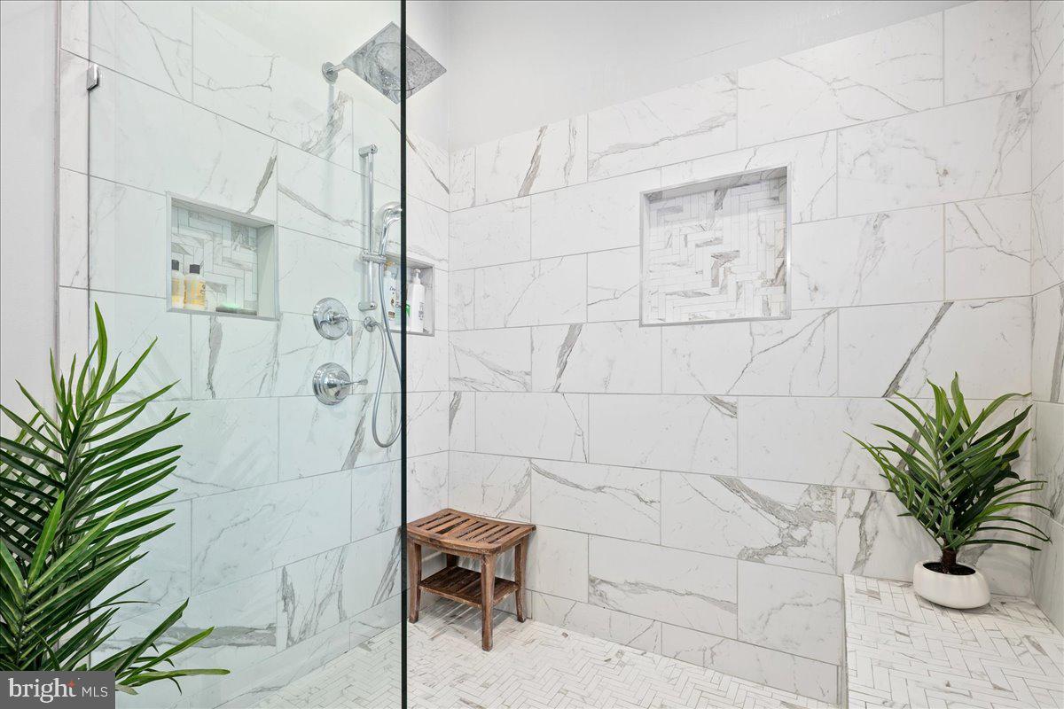 3012 Russell Road Alexandria, VA 22305 - Photo 25 of 56