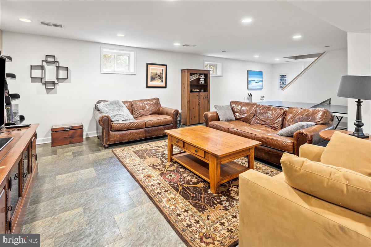 3012 Russell Road Alexandria, VA 22305 - Photo 45 of 56